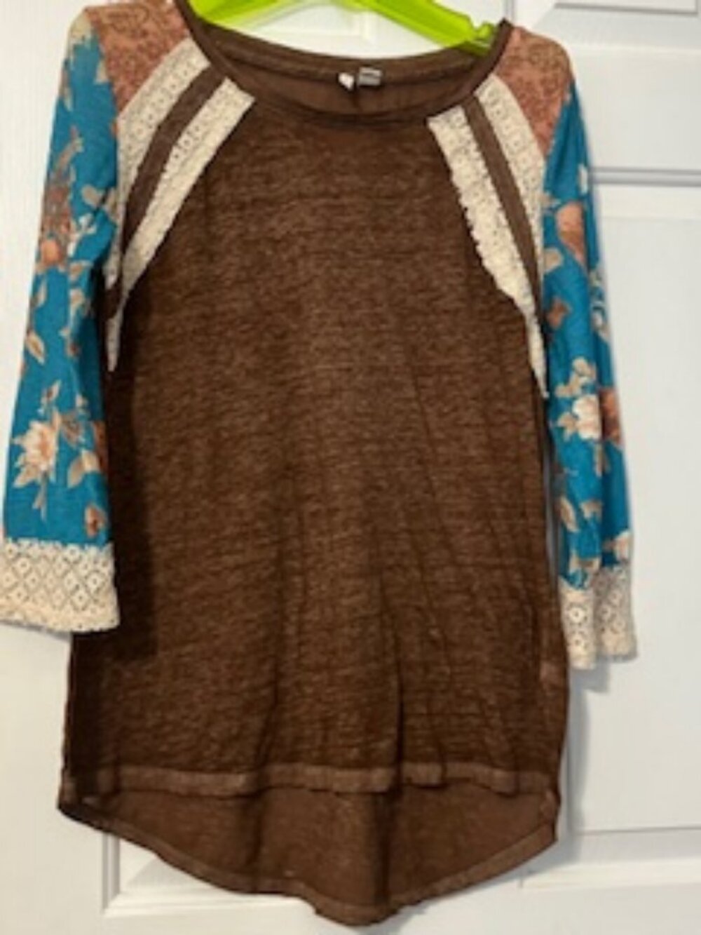 Lightweight, 3/4 waffle sleeve Cato blouse Sz M